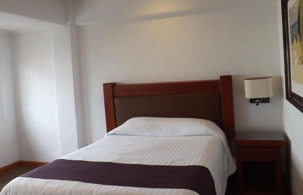 Hotel Campestre Inn Леон Экстерьер фото