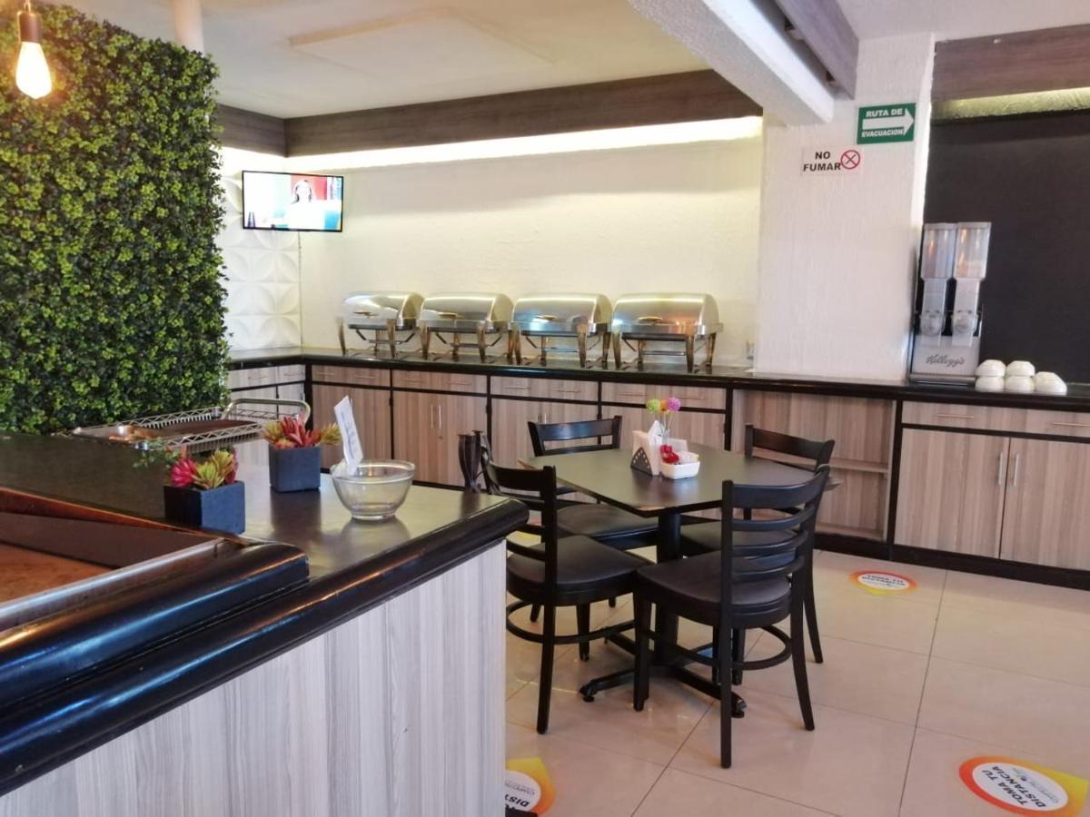 Hotel Campestre Inn Леон Экстерьер фото