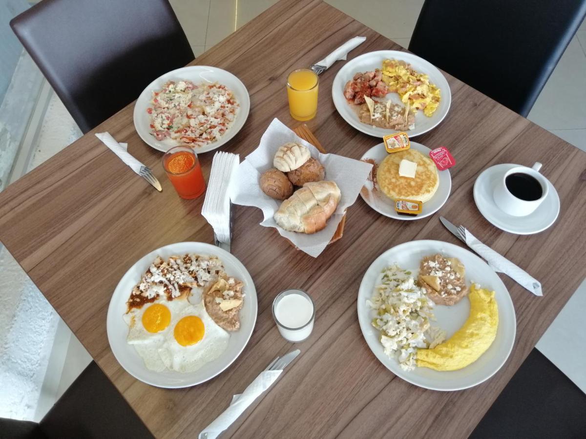 Hotel Campestre Inn Леон Экстерьер фото