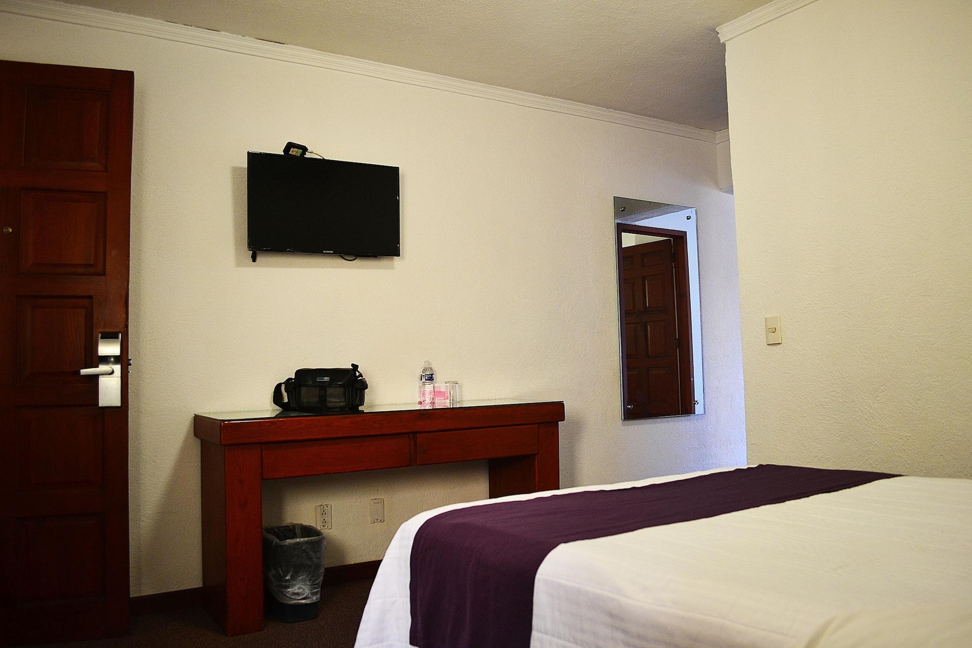 Hotel Campestre Inn Леон Экстерьер фото