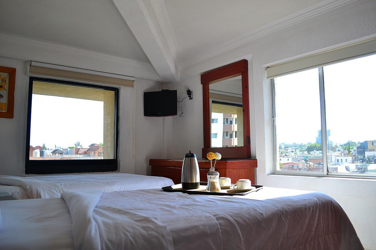 Hotel Campestre Inn Леон Экстерьер фото