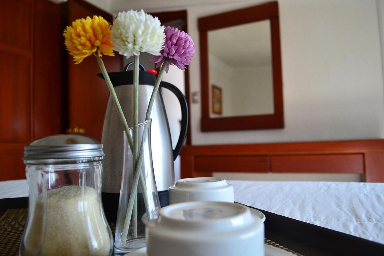 Hotel Campestre Inn Леон Экстерьер фото
