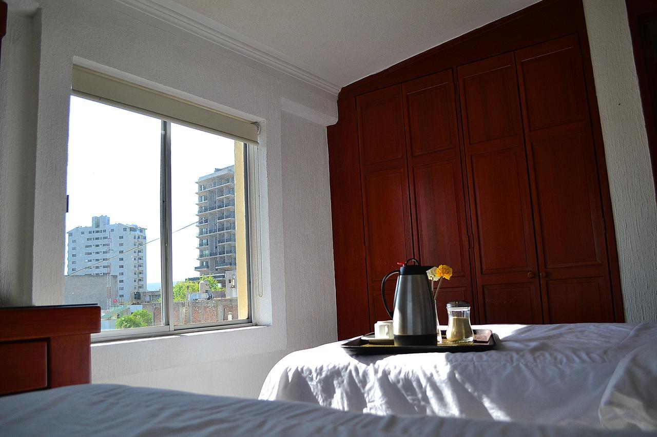 Hotel Campestre Inn Леон Экстерьер фото